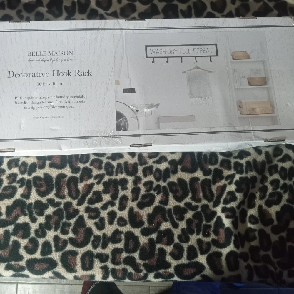 Decorative Hook Rack - Picture 2 of 4